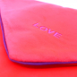 Preview: Sorbet Island, Velvet Envelope Bag, Unterarm Clutch koralle, Stickerei violett LOVE, detail
