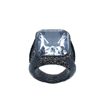Kmo ring solo black-gold with large faceted crystal, top
