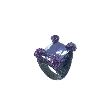 Kmo ring soli purple Camelite, with large faceted crystal, front