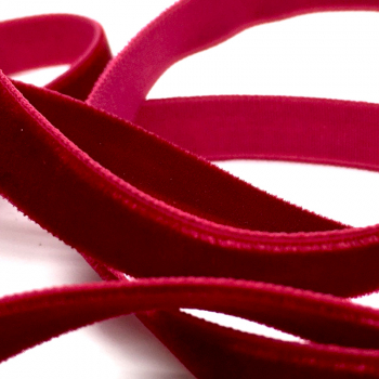 Gift ribbon Velvet Colour bordeaux  Width 9 mm  without wire edge, detail