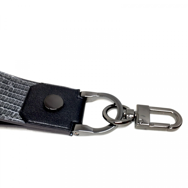 Atelier Clause, key fob Emily, lizard leather grey with grey edge colour, closure detail