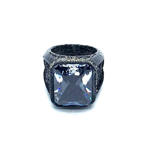 Kmo ring solo black-gold with large faceted crystal, front detail