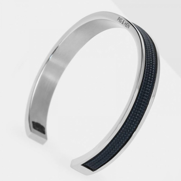 Pig& Hen, bangle, Navarch 9mm, navy | silver  on wrist