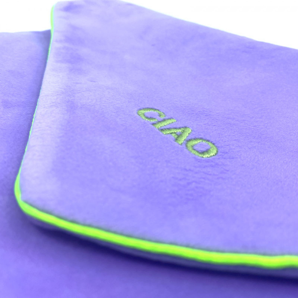 Sorbet Island, Velvet Envelope Bag, Unterarm Clutch flieder , Stickerei fluo grün CIAO, detail