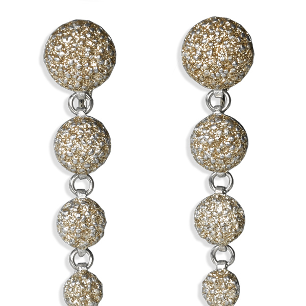 KMO; Earclips with 7 roll, in glitter cream, detail