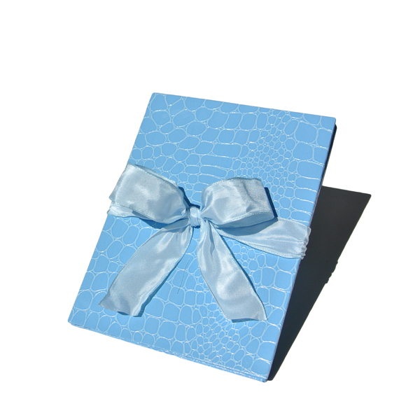 Album Nelli Croco light blue,  inside 260g cream-colored carton 12 Pages, croco pattern